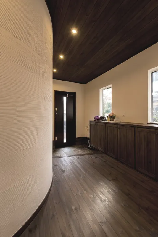 モダンな玄関ホール