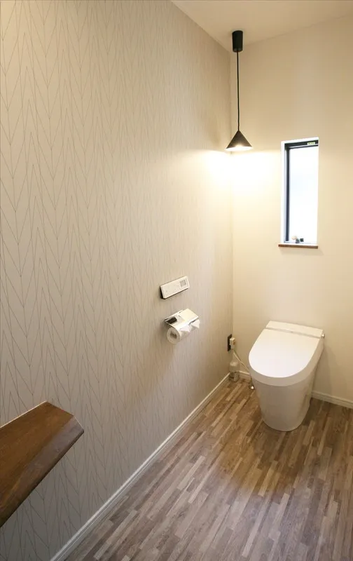 ナチュラルなゆったりトイレ空間