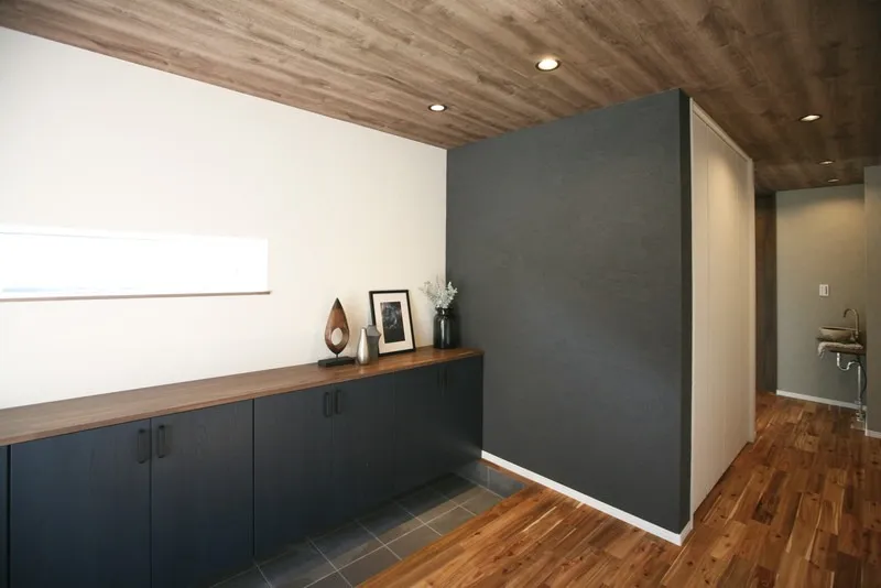 カウンタータイプ玄関収納