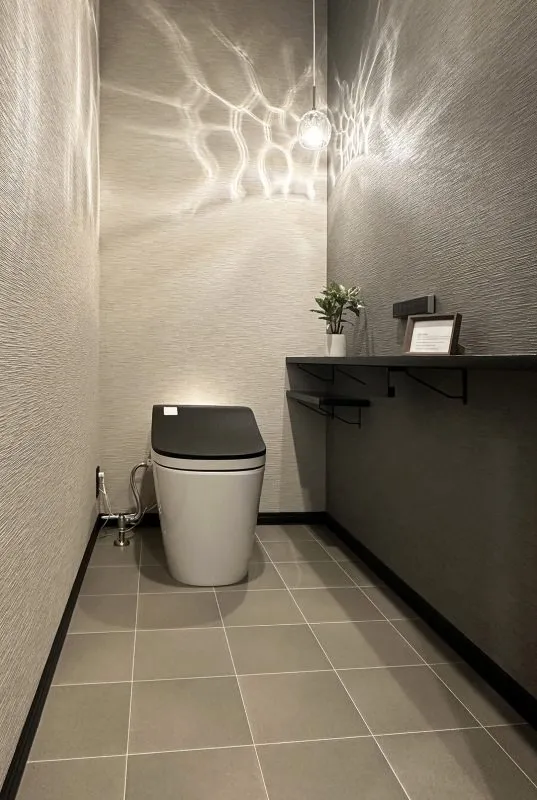 シックなトイレ空間