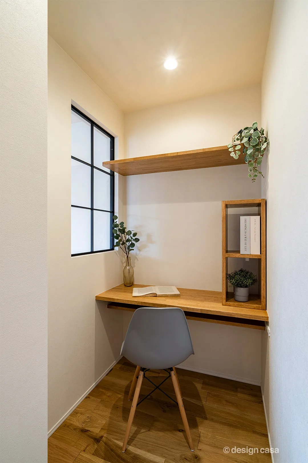 キッチン横に設けられた、家事動線を考慮した奥様専用のワークスペース
